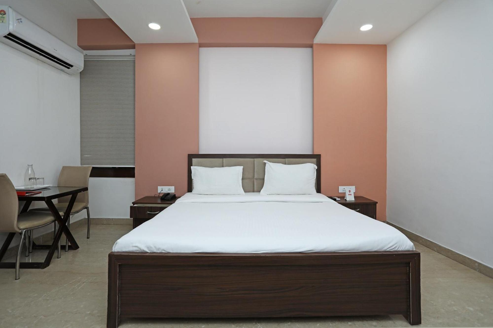 SPOT ON 74028 Hotel Sainik Inn Lucknow Exterior foto