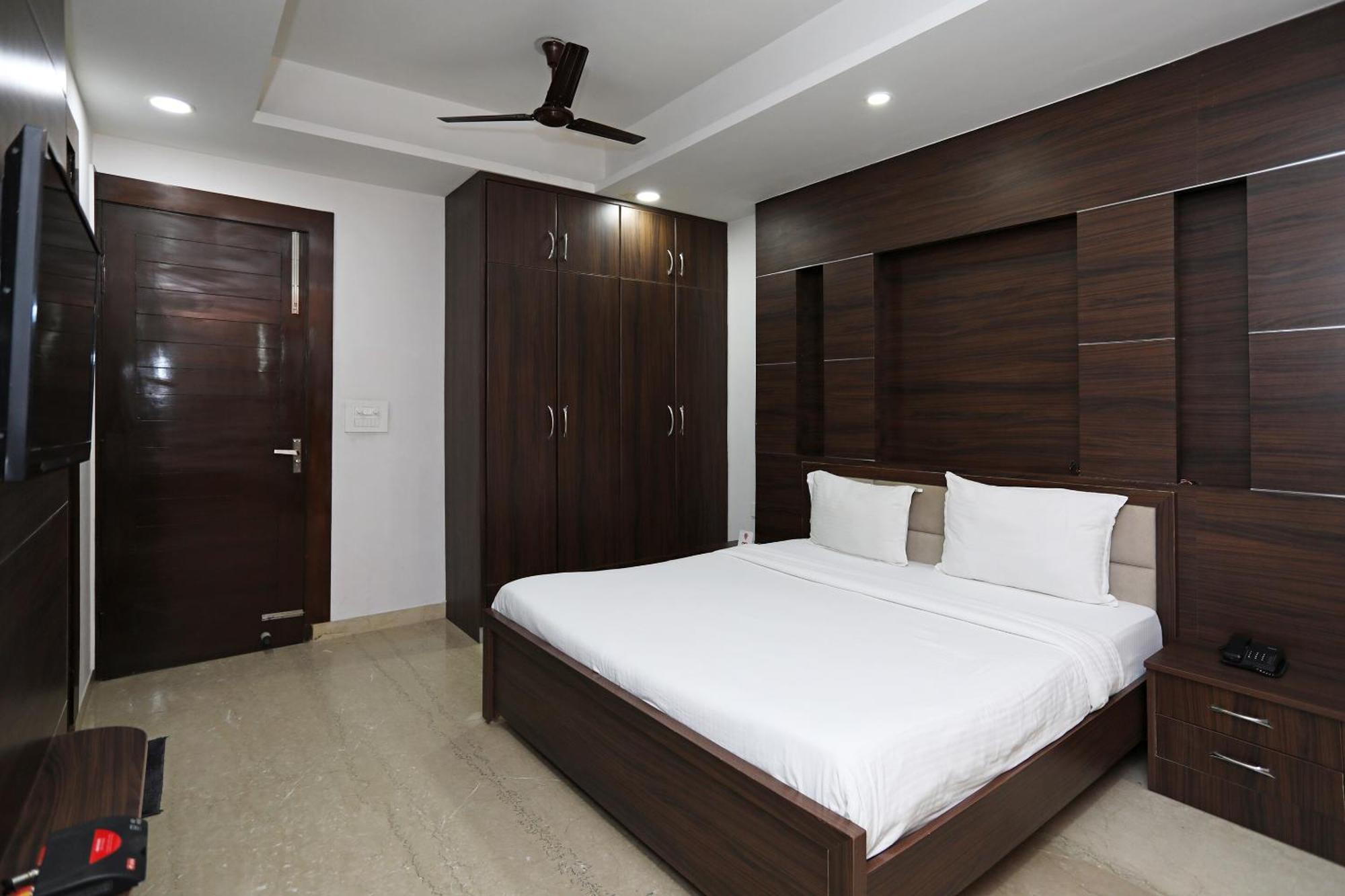 SPOT ON 74028 Hotel Sainik Inn Lucknow Exterior foto